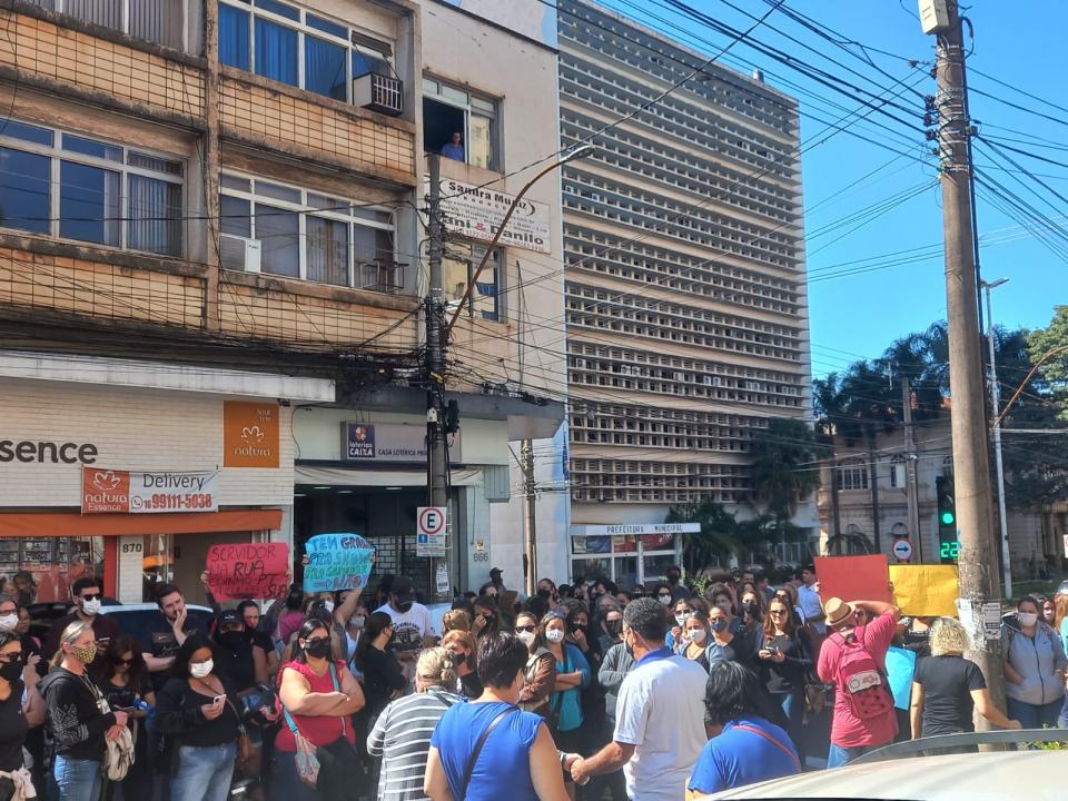 Foto 10 de 14 — Servidores Municipais realizam novo protesto em Araraquara nesta terça-feira (19)